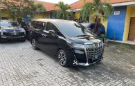 Rental mobil Toyota Alphard Transformer Surabaya