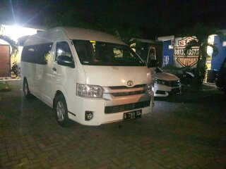  Rental mobil Toyota Hiace di Surabaya  Rental  Mobil  di  